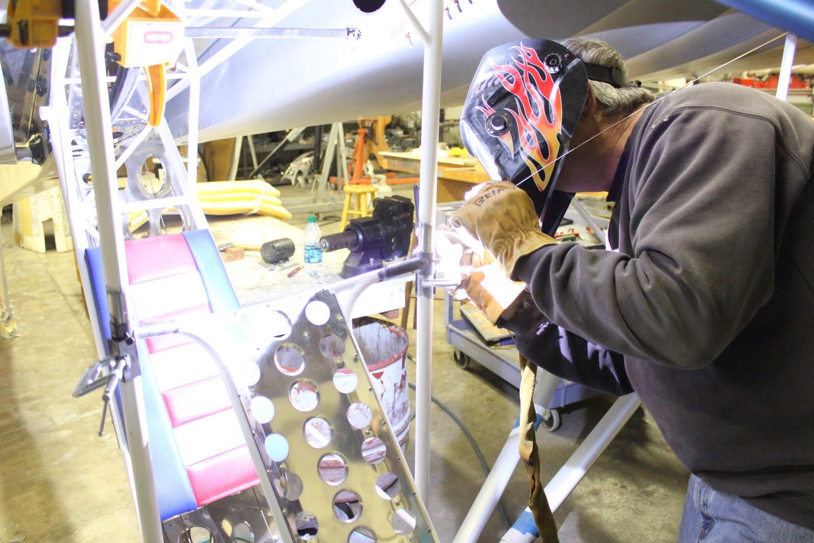 EMG-6 hangar photo