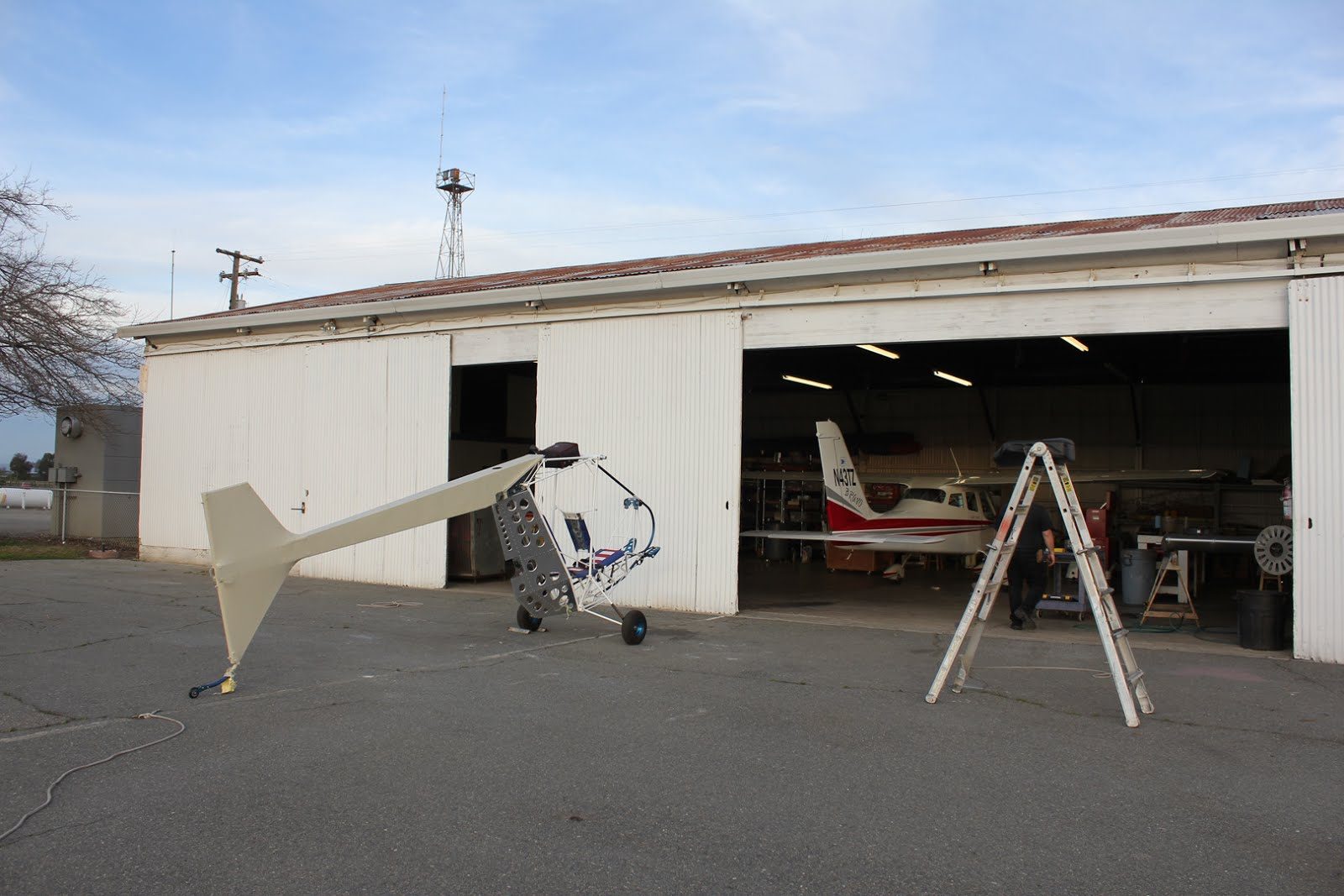 EMG-6 hangar photo